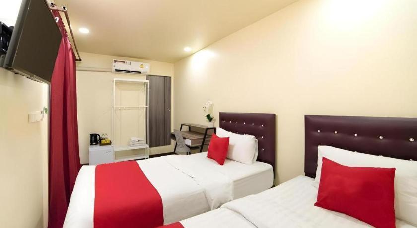 5 Diamond Hotel Bangkok Exterior photo